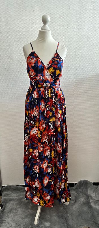 Robe longue fleurie bleue marine et rouge bretelles ajustables