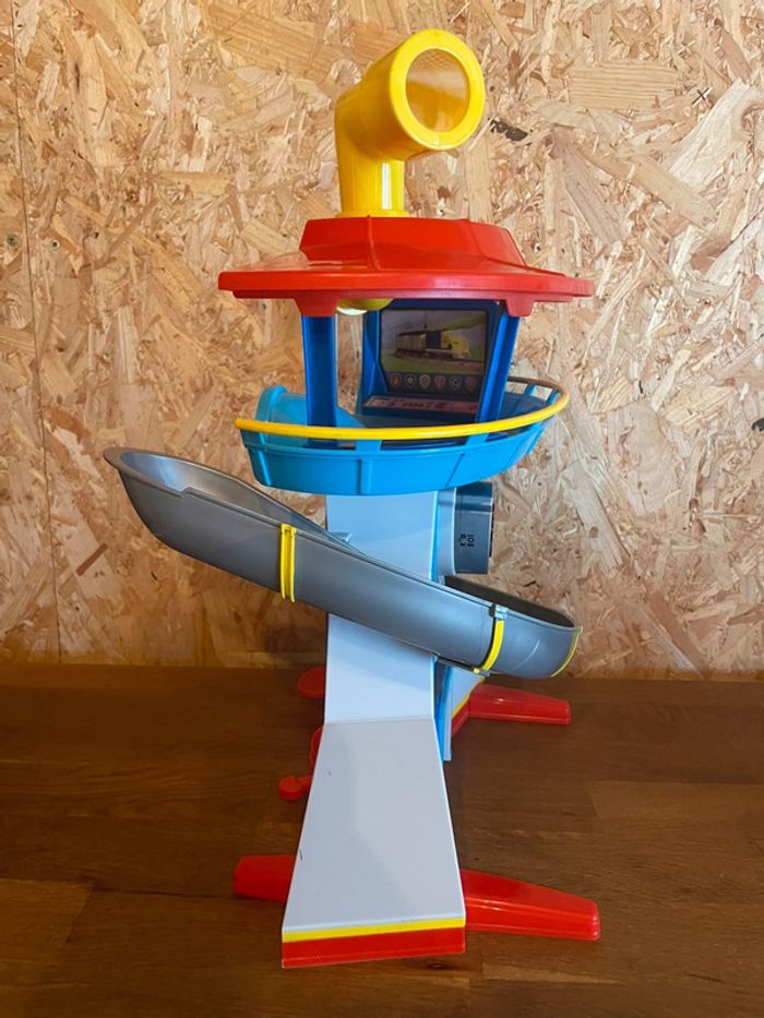 Idée Cadeau 🎁 Tour de Controle Spin Master Pat Patrouille avec blason sonore et lumineux - photo numéro 5