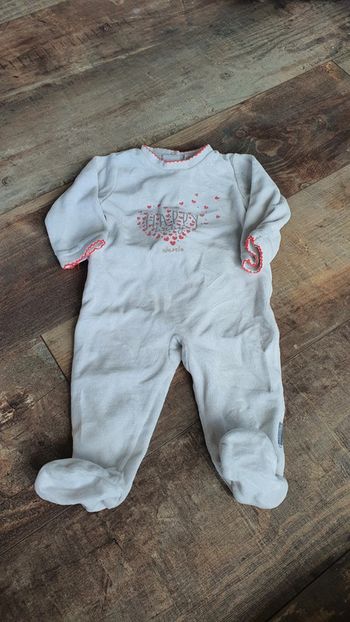Pyjamas absorba 9 mois en très bon état