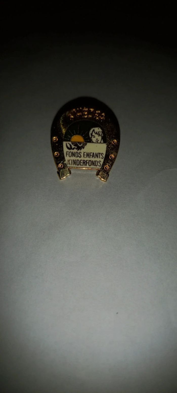 Pin's fer cheval - photo numéro 3