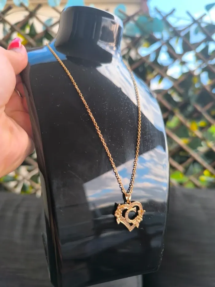 Collier lettre C , acier inoxydable neuf idée cadeau - photo numéro 2