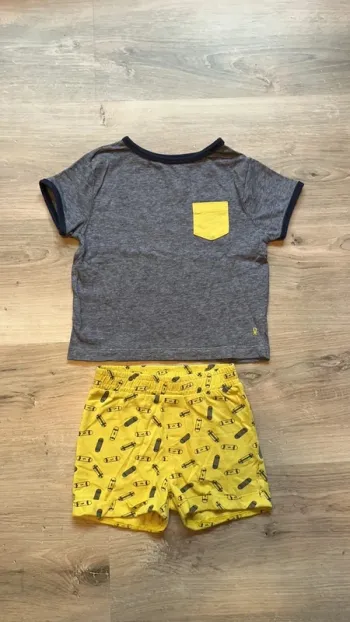 Ensemble t-shirt manches courtes et short