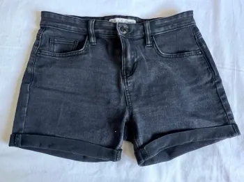 Short noir