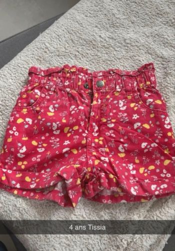Short fille
