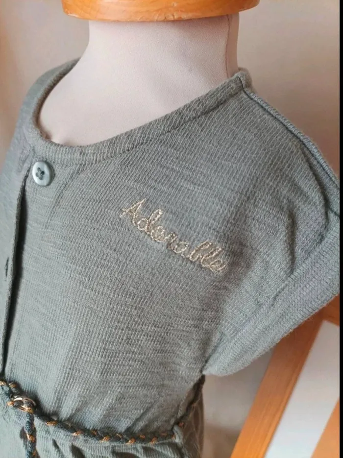 Superbe tunique kaki neuve Tape à l'œil fille 3 mois - photo numéro 2