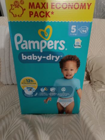 Couches Pampers baby-dry taille 5