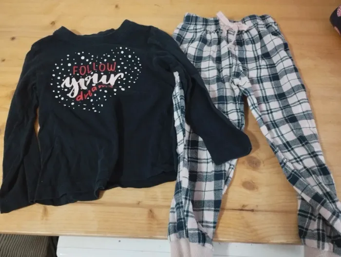 Lot de vêtements fille 4 ans - photo numéro 12