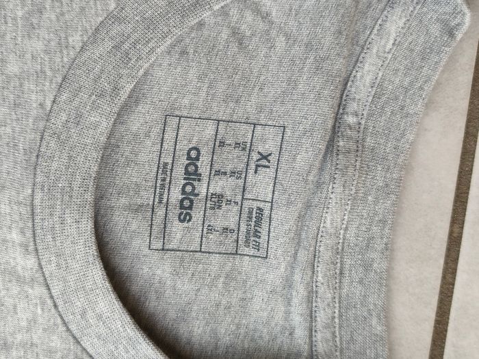 Emsemble Adidas Neuf et authentique avec étiquettes, taille XL - photo numéro 2