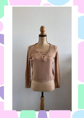 Pull léger col en V avec laçage marron H&M
