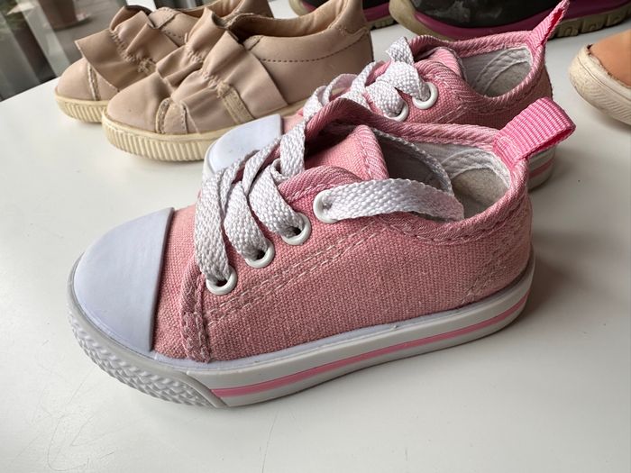 Lot de 4 paires de chaussures et bottes de neige taille 20 a 22 zara, kiabi et autres - photo numéro 10