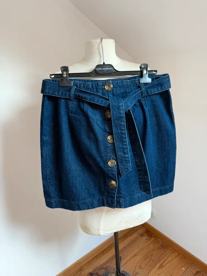 Superbe jupe neuve Naf Naf en jean avec ceinture assortie 🌸 42