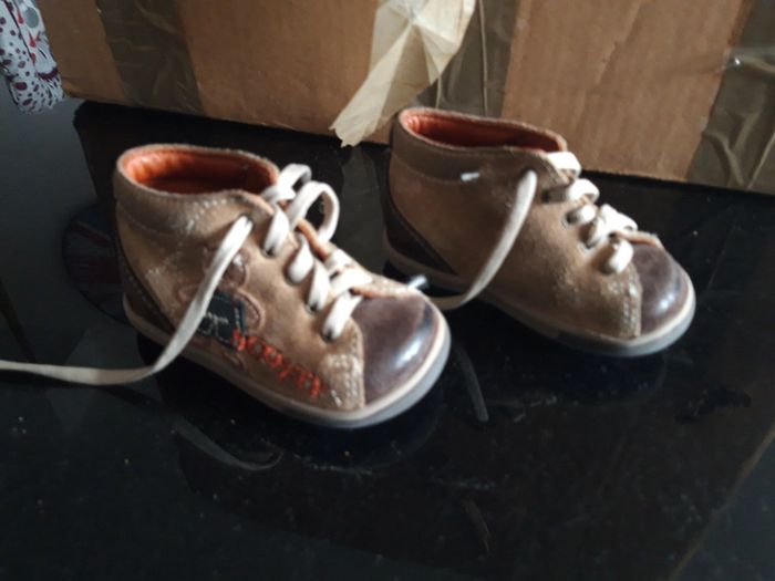Chaussures bébé marron