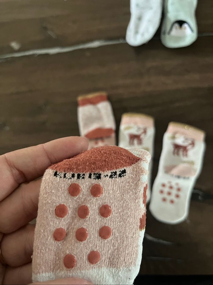 2 paires de chaussettes antidérapantes - photo numéro 3
