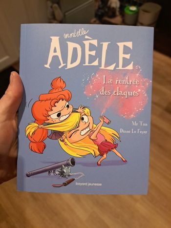 Livre BD mortelle Adèle
