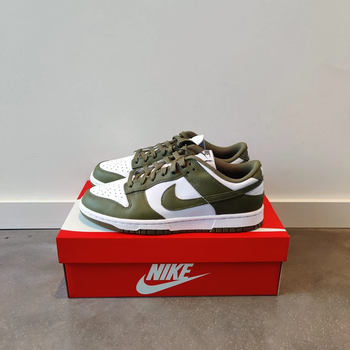 Nike Dunk "Medium Olive taille 38.5