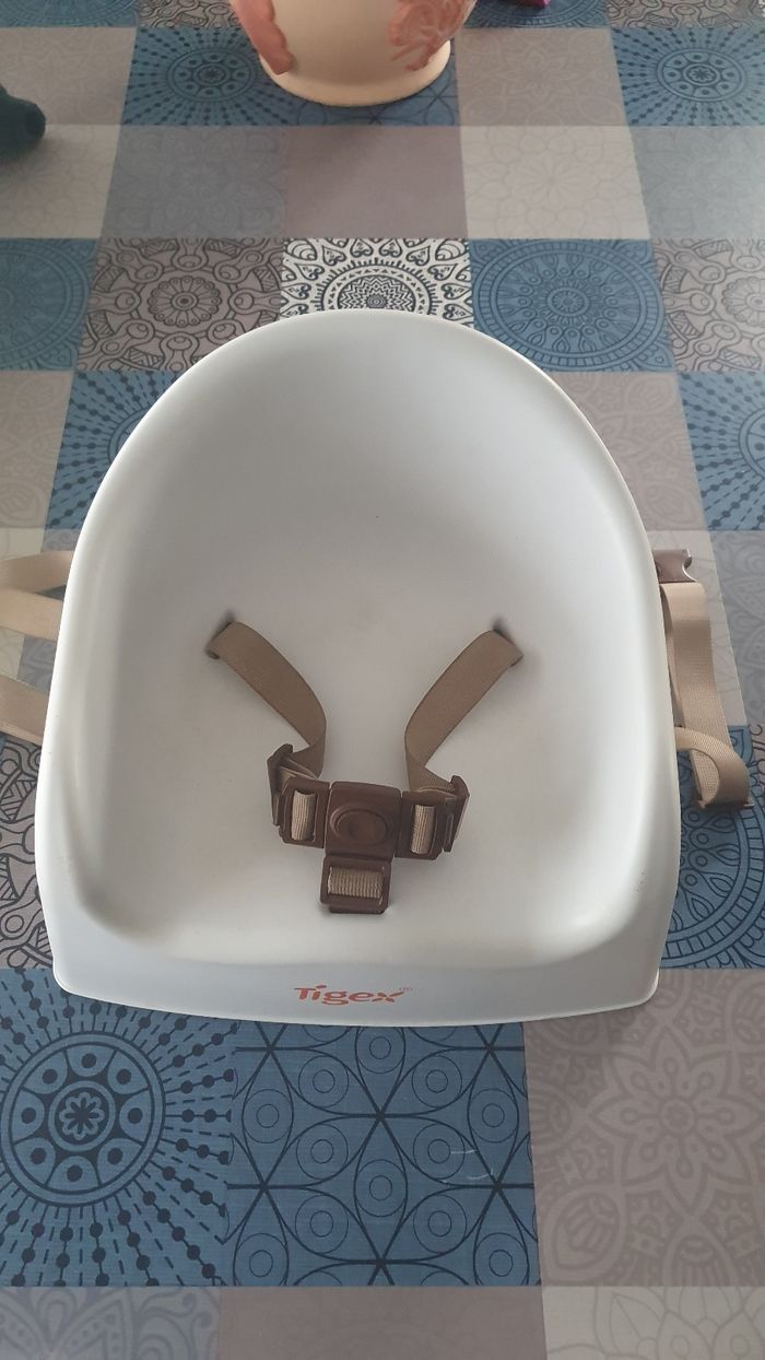 Réhausseur enfant repas