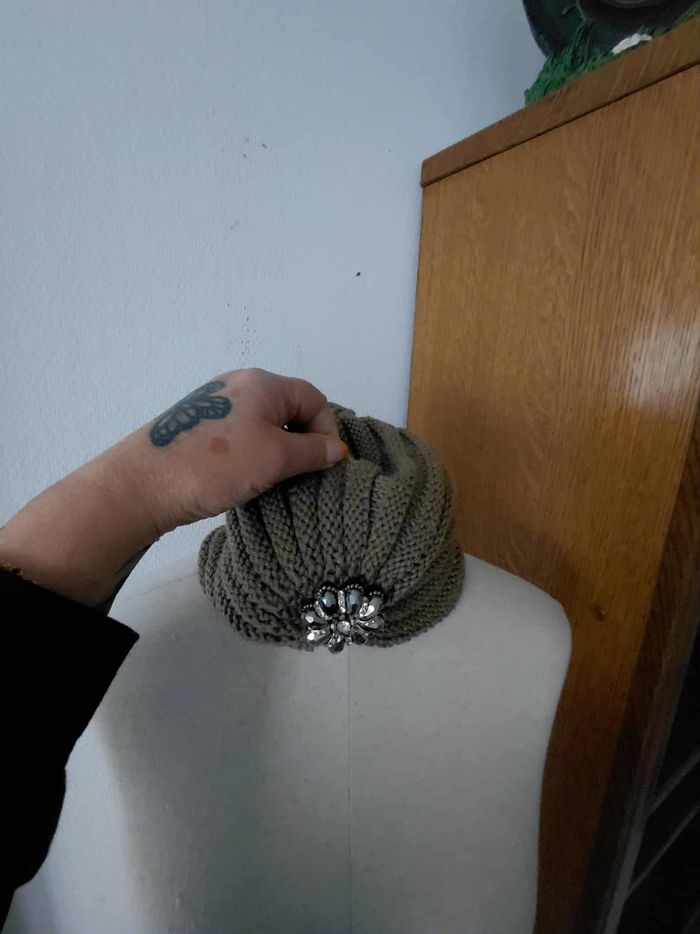 Très joli bonnet femme T U - photo numéro 5