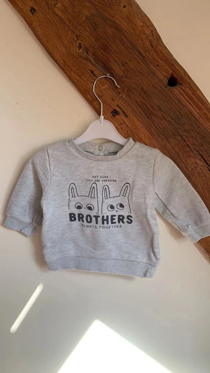 Pull gris - photo numéro 2