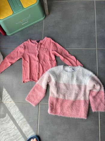 Un pull et un gilet