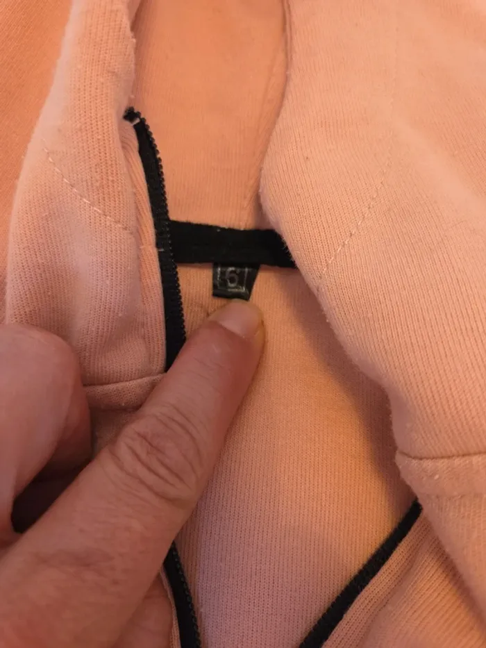Veste a capuche 6 ans - photo numéro 3
