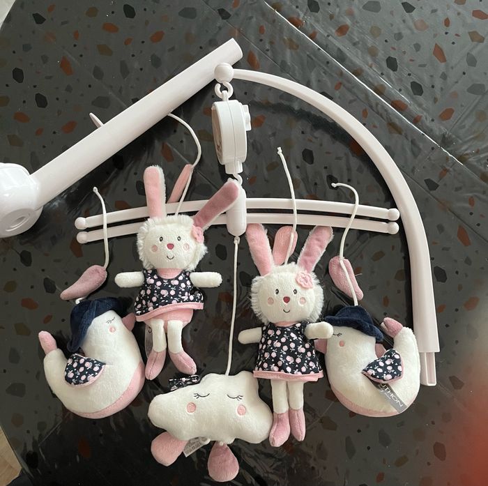 Mobile musical fille