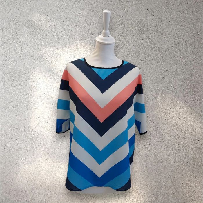 Blouse imprimée manches courtes et ajourées taille 40