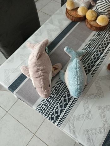 Lot 2 dauphins
