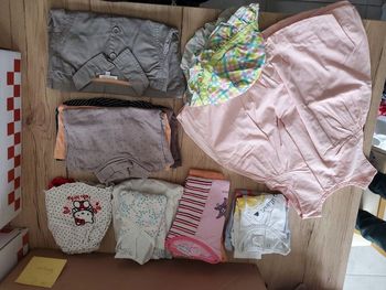 Lot de 16 vêtements fille taille 9 mois