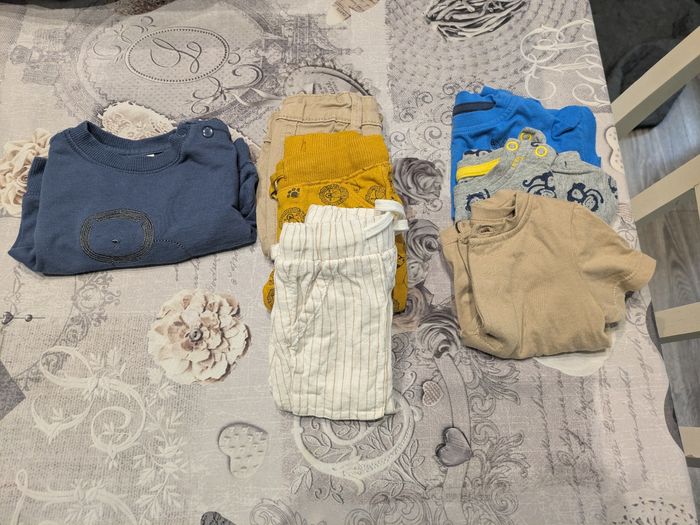 Lot vêtements naissance / 1  mois. - photo numéro 2