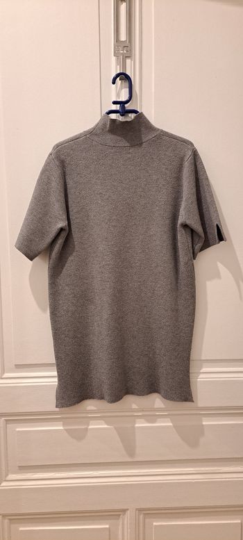 Haut gris à col roulé