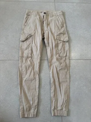 Pantalon beige Jack & Jones, très bon état, taille 28/30 38/40x90cm