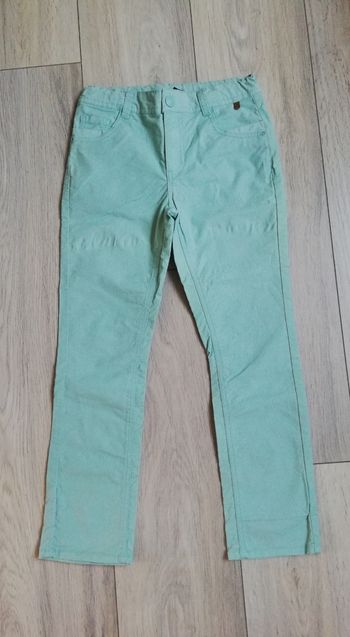 8 ans pantalon kiabi vert d'eau motif gauffré,