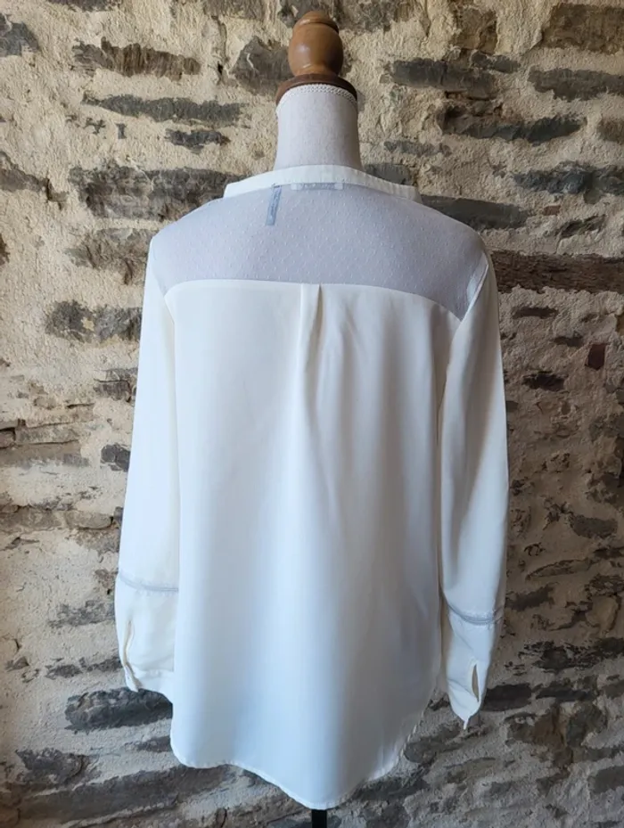 Blouse écrue manches longues détail voile et dentelle Taille M ou 38 - photo numéro 7