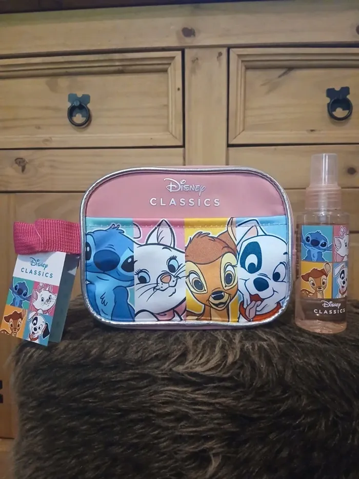 Trousse de toilette Disney +eau de toilette100 ml