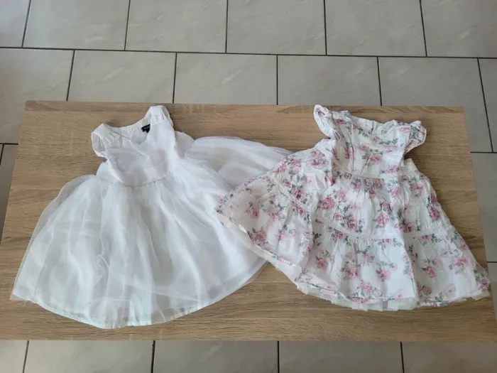Lot de 2 robes en 9 mois