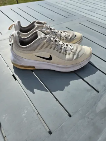 Baskets Nike air pointure 37,5 en l'état