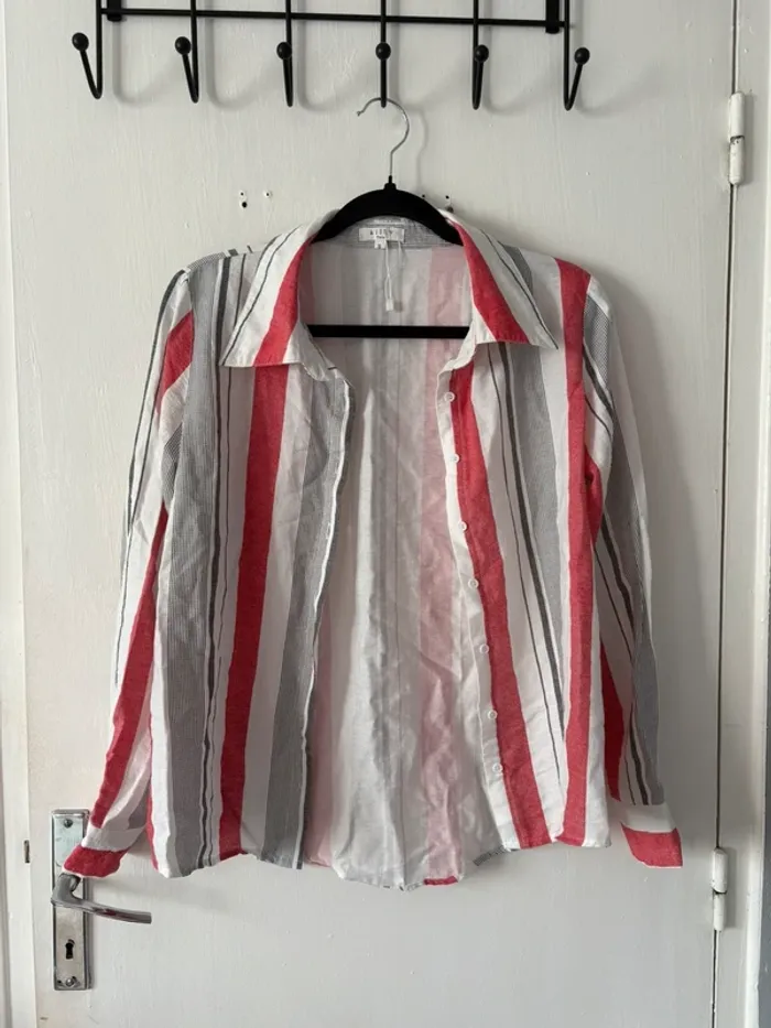 Chemise rayé blanche et rouge