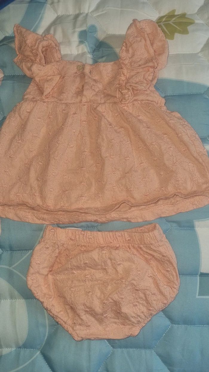 Ensemble Tee-shirt culotte 1/3 mois en très bon état - photo numéro 6