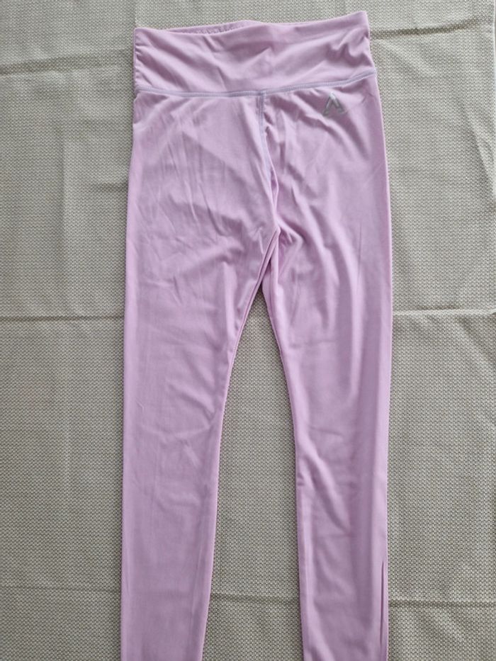 Lot de leggings et T-chirts. đ - photo numĂ©ro 15