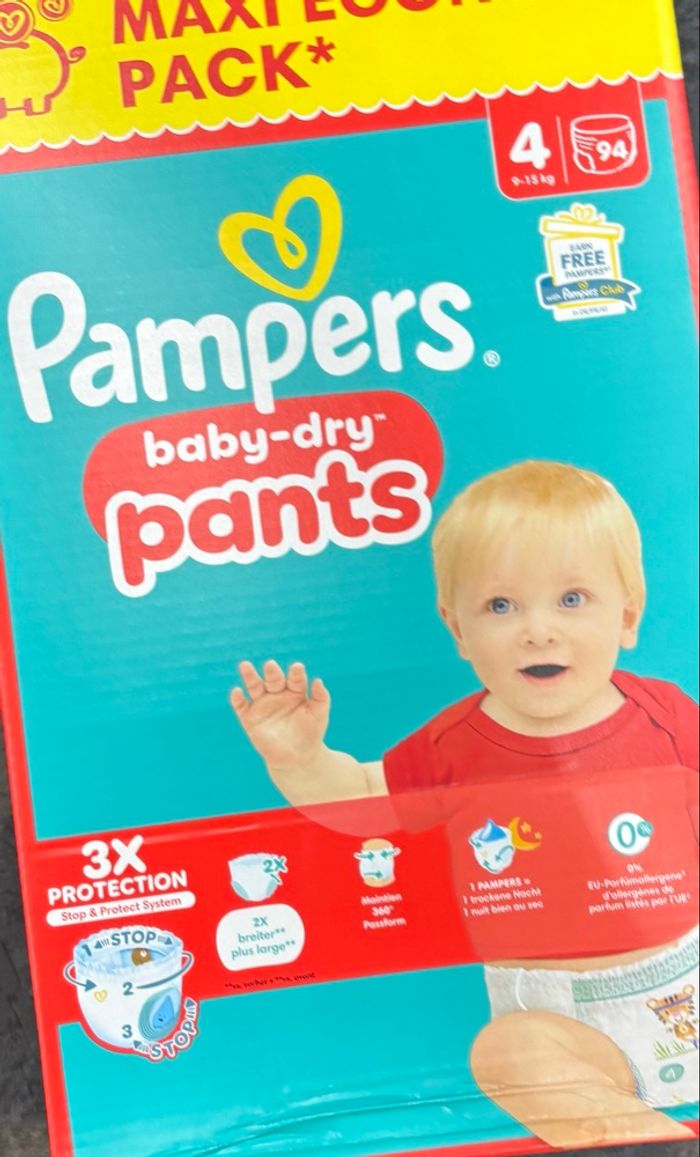 Couches Pampers pants taille 4