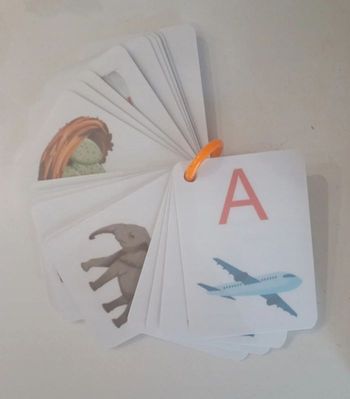 Cartes alphabet majuscules et dessins