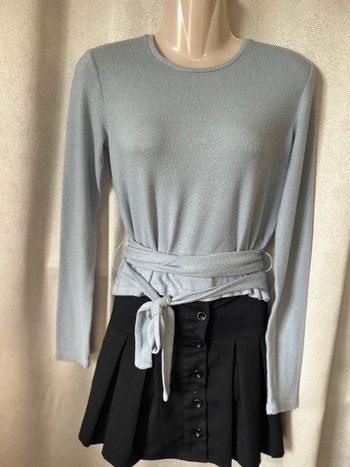 Petit pull à nouer bleu ciel S Zara