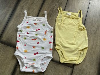 Lot 2 bodys H&M 3M