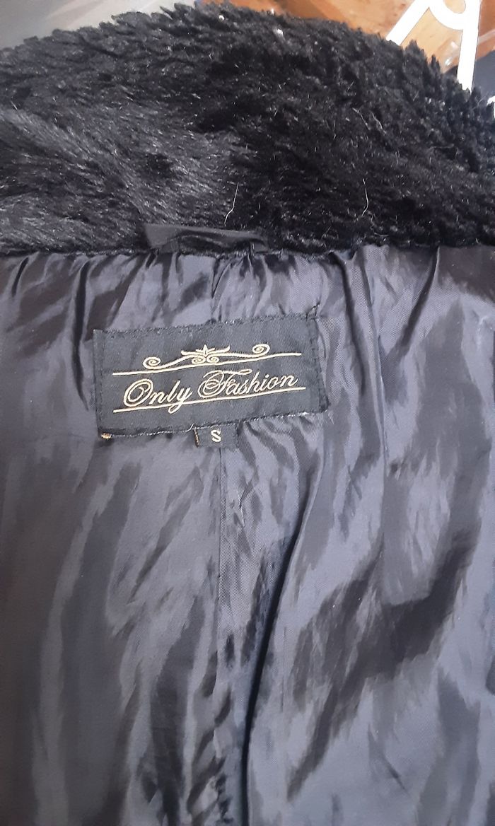Doudoune  /manteau  chaud noir avec une tirette doré pour femme Taille 36 Only Fashion - photo numéro 9