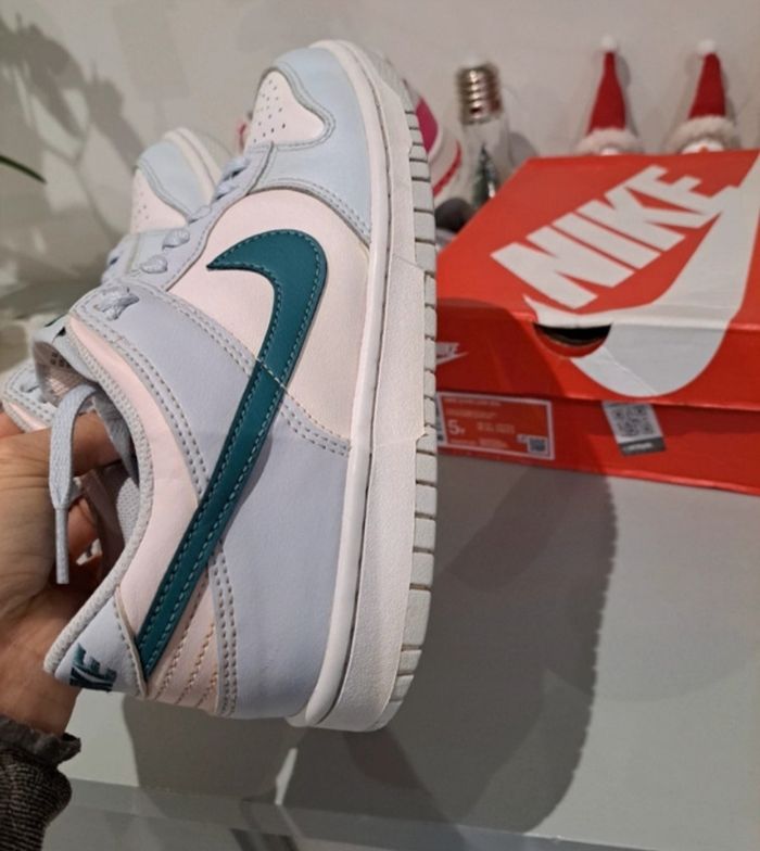 Nike Dunk Low bleu clair - photo numéro 4