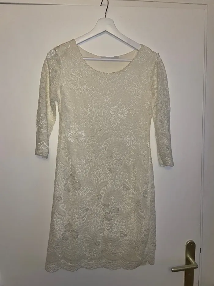 Robe blanche à dentelle Sud express T1