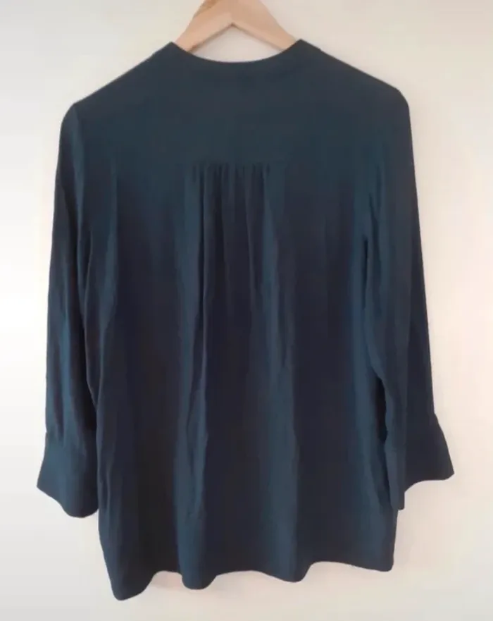 Blouse col V manches 3/4 bleue marine Tommy Hilfiger 36 neuve - photo numéro 5