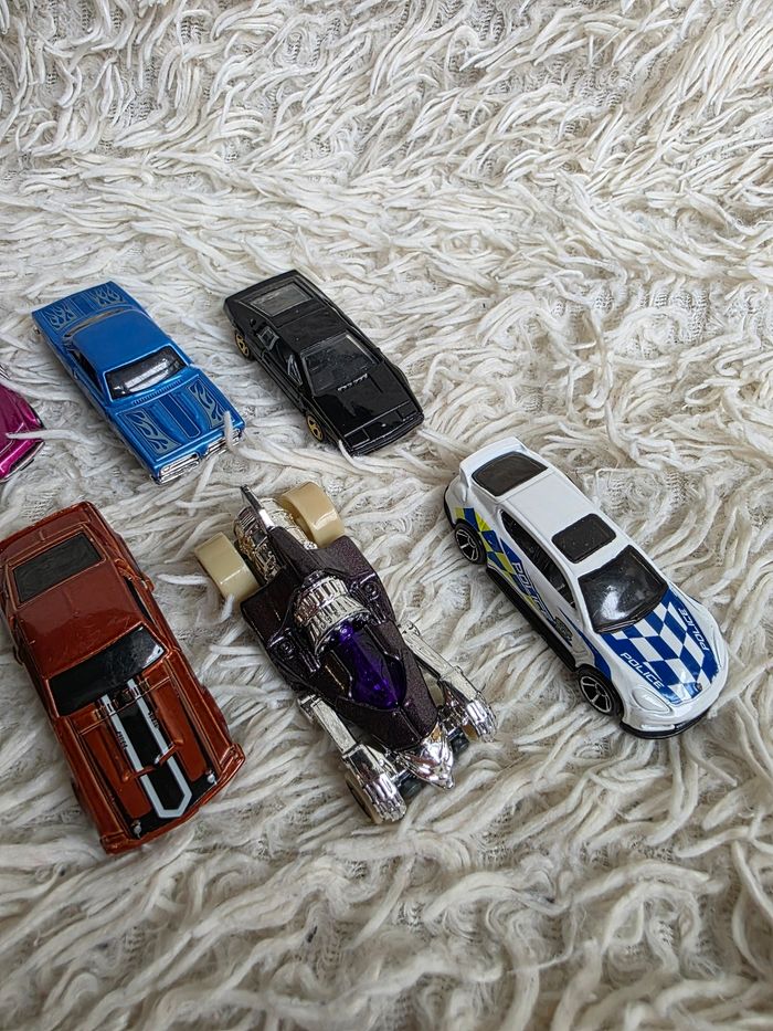 Petite voiture hot wheels lot de 8 voitures - photo numéro 3