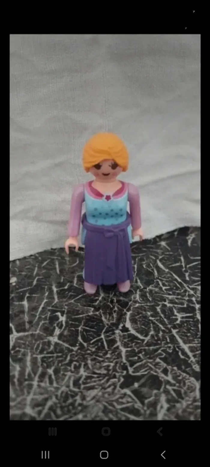 Figurine femme playmobil