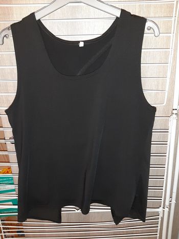 Top noir ouvert à l'arrière 42